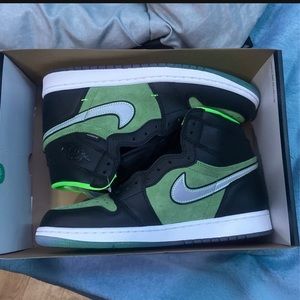 Green Zen Jordan 1s. Size 10.5.   Never worn!